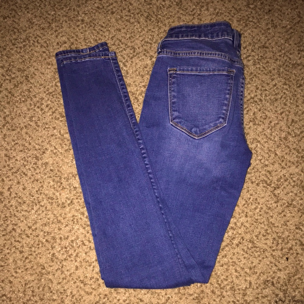 Old Navy Rockstar Super Skinny Low Rise Jeans